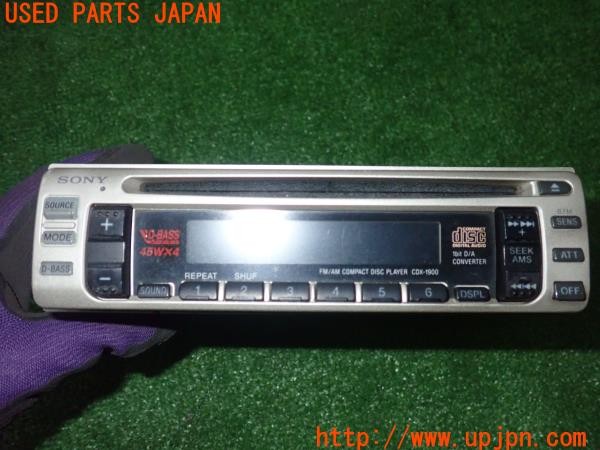3UPJ=36310518]セドリック ワゴン GL(WUY30)SONY CDX-1900 CDプレーヤー FM/AMコンパクトディスクプレーヤー1din パネル付き 中古_m2