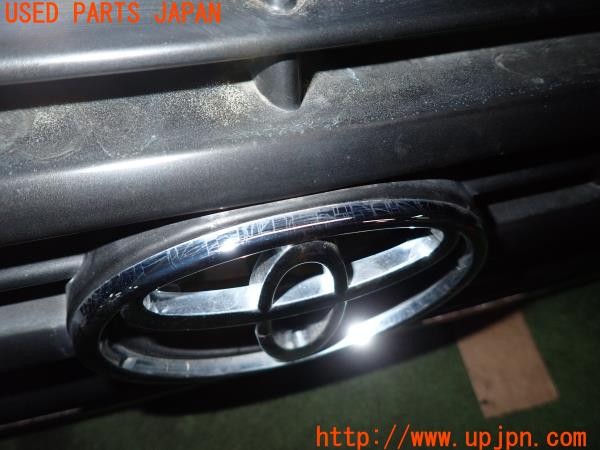 3UPJ=36360047]ランドクルーザー80(FZJ80G)後期 社外 TY07175 フロントグリル 中古_m1