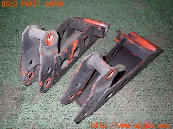 3UPJ=36360414]ランドクルーザー80(FZJ80G)後期 社外 リーディングダウンブラケット ピッチ約150mm リフトアップ 中古_m1