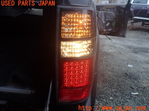 3UPJ=36360547]ランドクルーザー80(FZJ80G)後期 DEPO デポ 01-212-1955L-C 01-212-1955R-C テールランプ 中古_m4