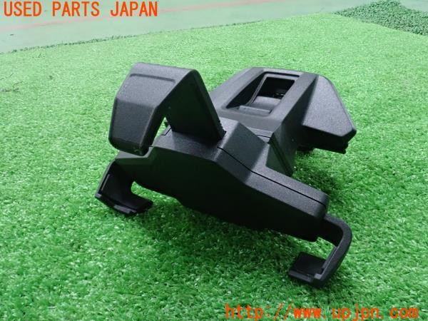 3UPJ=36440652]VW up! GTI(アップ)(AADKR)後期 純正 スマホホルダー USBコネクタ付 中古_m0
