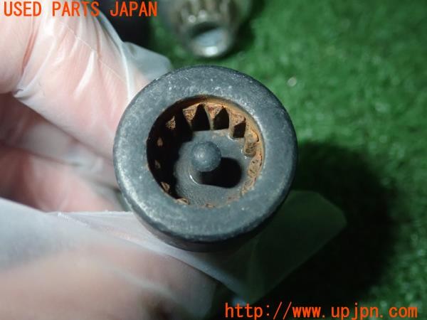 3UPJ=36480968]BMW 320i クーペ(WA20 E92)前期 純正 ホイールロックナット 中古_m2