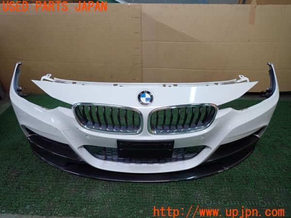 3UPJ=36530048]BMW 330e Mスポーツ(8E20 F30)LCI 純正 フロントバンパー 社外カーボンアンダースポイラー付き 中古_m0