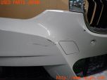 3UPJ=36530048]BMW 330e Mスポーツ(8E20 F30)LCI 純正 フロントバンパー 社外カーボンアンダースポイラー付き 中古_s1
