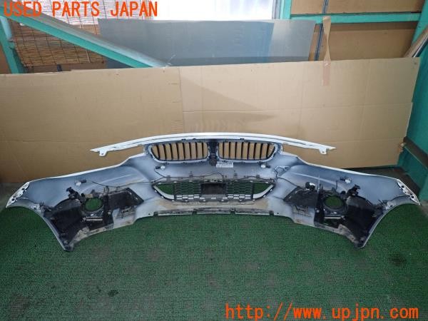 3UPJ=36530048]BMW 330e Mスポーツ(8E20 F30)LCI 純正 フロントバンパー 社外カーボンアンダースポイラー付き 中古_m4