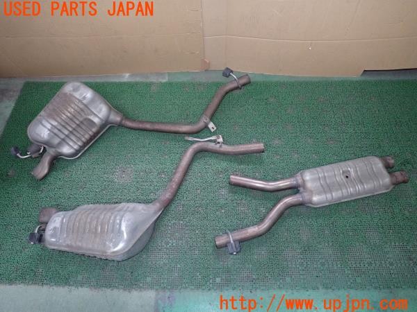 3UPJ=36620152]ベンツ CLS350 ブルーエフィシェンシーAMGスポーツパッケージ(218359 C218)前期 純正A2124910501 マフラー 3分割カット 中古_m0