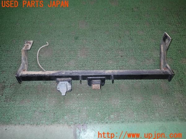 3UPJ=36660043]ハイエースワゴン(KZH100G)社外 ヒッチメンバー トレーラーヒッチ 7極ヒッチコンセント付き 中古_m0
