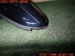 3UPJ=36760510]エクストレイル ハイブリッド(HNT32)純正 アンテナベース 社外シャークアンテナ 中古_s2