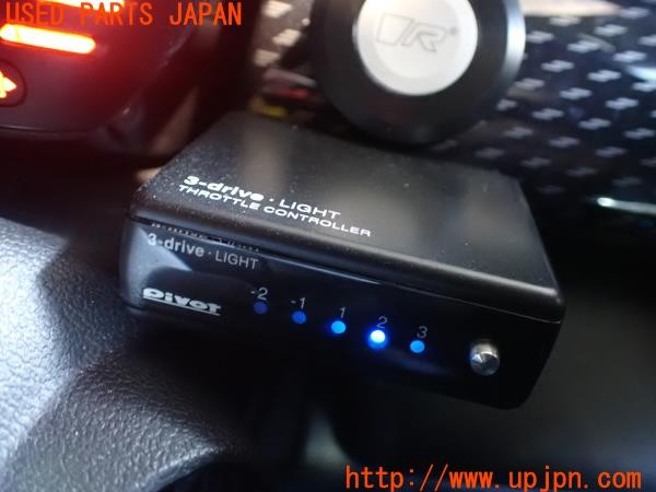 3UPJ=36770576]BMW ミニ(MINI)ジョンクーパーワークス(XMJCW F56)PIVOT ピボット 3-drive LIGHT スロットルコントローラー 中古_m4