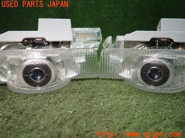 3UPJ=37060512]クラウン ハイブリッド ロイヤルサルーン(AWS210)社外 カーテシランプ 中古_m2