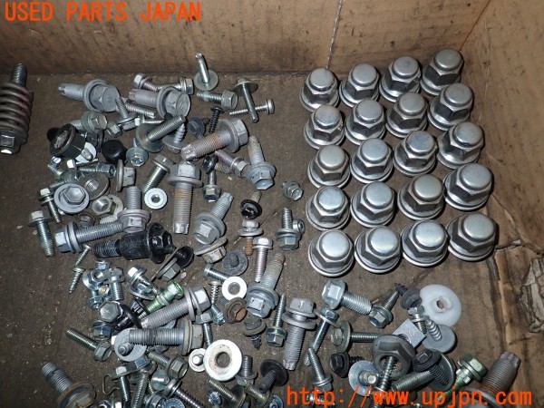 3UPJ=37130720]ヴォクシー ZS 煌(ZRR80W)ネジ・ナット・ステー類 セット ジャンク_m3