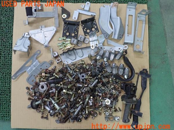 3UPJ=37240720]ソアラ 3.0GT Gパッケージ装着車(JZZ31)後期 ネジ・ナット・ステー類 ジャンク_m0