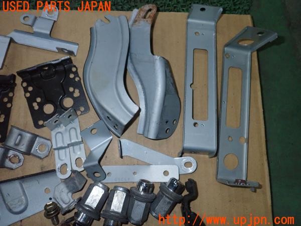 3UPJ=37240720]ソアラ 3.0GT Gパッケージ装着車(JZZ31)後期 ネジ・ナット・ステー類 ジャンク_m2