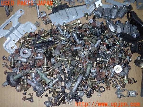 3UPJ=37240720]ソアラ 3.0GT Gパッケージ装着車(JZZ31)後期 ネジ・ナット・ステー類 ジャンク_m4