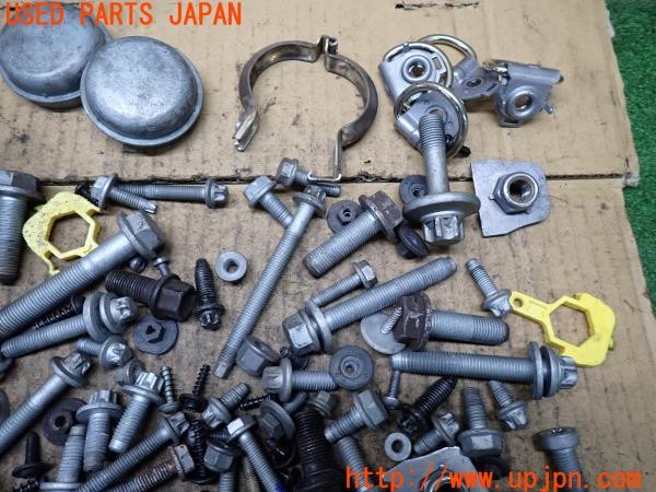 3UPJ=37260720]ベンツ A200 d(177012 W177)ネジ・ナット・ステー類 セット ジャンク_m1