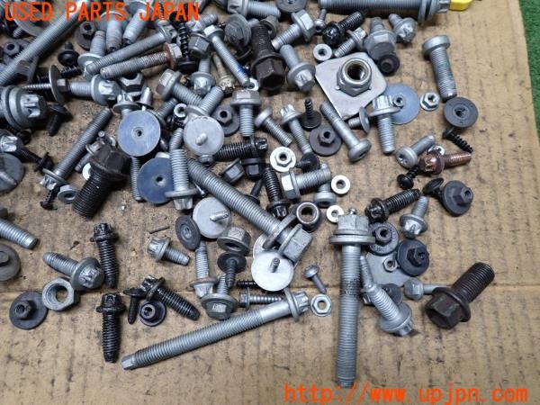 3UPJ=37260720]ベンツ A200 d(177012 W177)ネジ・ナット・ステー類 セット ジャンク_m2
