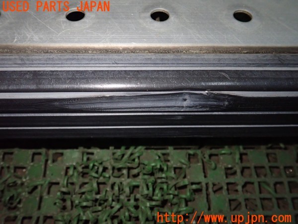 3UPJ=37330025]パジェロ ロング スーパーエクシード(V75W)前期 純正 サイドステップ 中古_m2