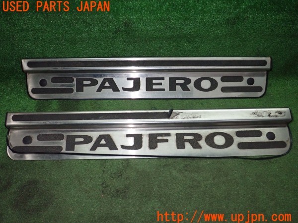 3UPJ=37330616]パジェロ ロング スーパーエクシード(V75W)前期 純正 スカッフプレート 中古_m0