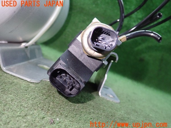 3UPJ=37460401]ジャガー XJ XJ8 3.5(J72RA X350)純正 2W93-5B696-AF エアサスタンク ソレノイドバルブブロック付き 中古_m3