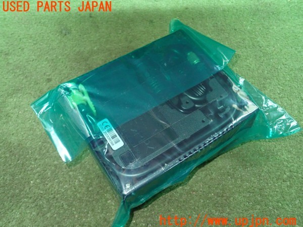 3UPJ=37650625]カローラ ツーリング ハイブリッド(ZWE219W)純正 パンク修理キット 中古_m2