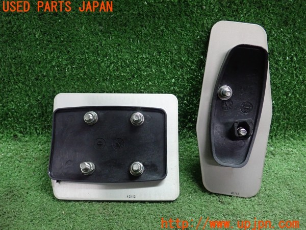 3UPJ=37810630]アバルト 595 ツーリズモ(312142)純正 ペダルカバー 中古_m3