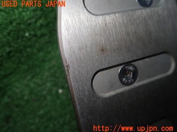 3UPJ=37810630]アバルト 595 ツーリズモ(312142)純正 ペダルカバー 中古_m4