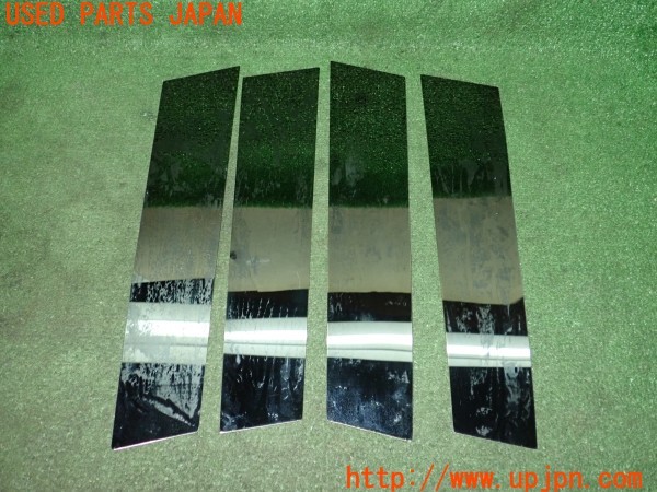 3UPJ=38520001]クライスラー 300C 5.7HEMI(LX57)前期 社外 ドアピラーパネル ドアピラーカバー 中古_m0