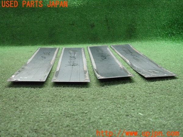 3UPJ=38520001]クライスラー 300C 5.7HEMI(LX57)前期 社外 ドアピラーパネル ドアピラーカバー 中古_m4