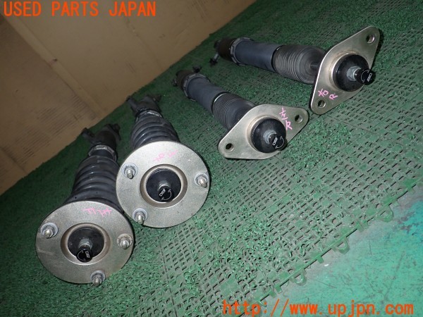 3UPJ=38520440]クライスラー 300C 5.7HEMI(LX57)前期 BC Racing BCレーシング BR TYPE 車高調 全長調整式 減衰調整 1台分 中古_m2