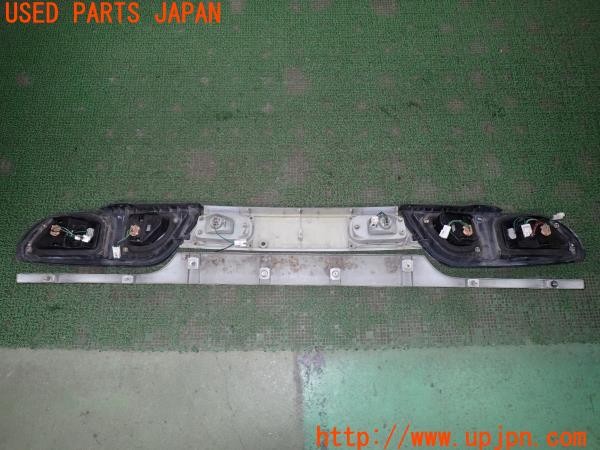 3UPJ=38910547]180SX タイプX(RPS13)中期 後期型 純正 テールランプ ガーニッシュセット 換装 中古_m1