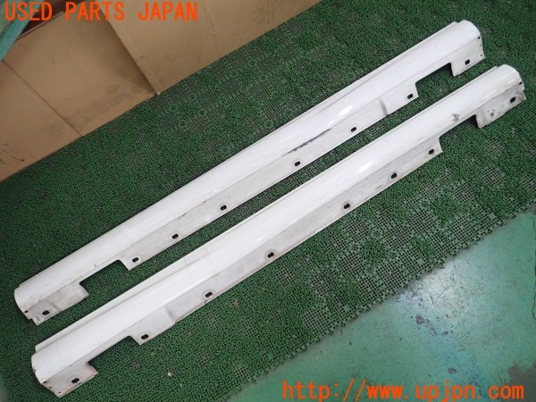 3UPJ=39590025]ベンツ C180(204049 W204)純正 A2046981354 A2046981454 サイドステップ 中古_m1