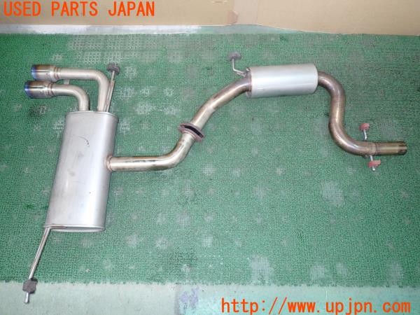 3UPJ=39800152]VW ゴルフGTI(1KAXX)社外 マフラー 片側2本出し ワンオフ? 中古_m0