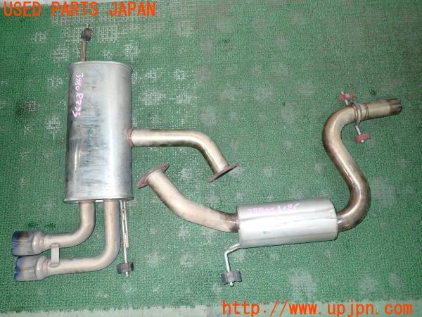 3UPJ=39800152]VW ゴルフGTI(1KAXX)社外 マフラー 片側2本出し ワンオフ? 中古_m1