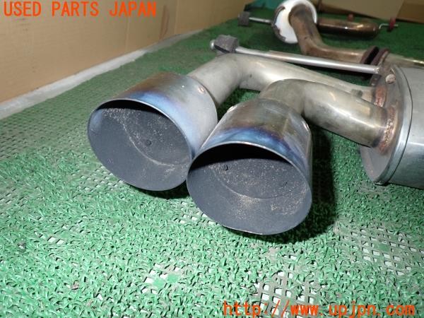 3UPJ=39800152]VW ゴルフGTI(1KAXX)社外 マフラー 片側2本出し ワンオフ? 中古_m2