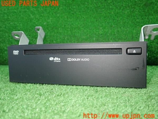 3UPJ=39950518]カローラ ツーリング HV ダブルバイビー(ZWE211W)前期 純正オプション 86270-K0010 CD・DVDデッキ パネル付き 中古_m2