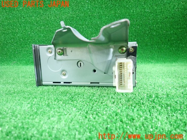3UPJ=40330501]セルシオ C仕様 プレミアム(UCF31)純正 86270-50141 XDV-M8006 DVDチェンジャー 中古_m3