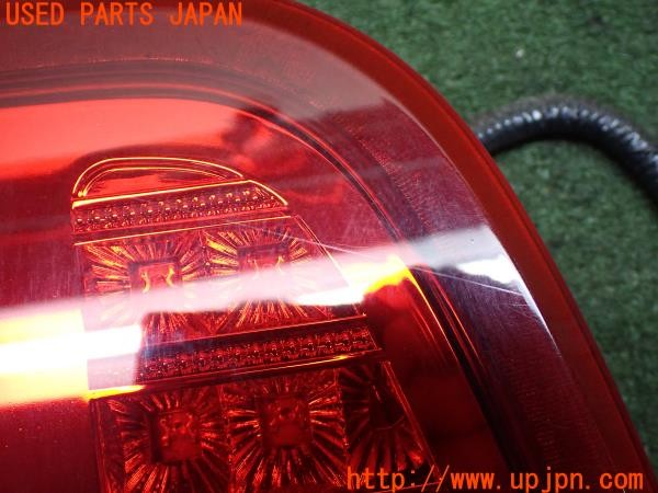 3UPJ=41290547]リンカーン ナビゲーター(不明 U228)前期 EAGLE EYES FR-491-BUDE4 イーグルアイズ フィニッシャー テールランプ 中古_m2