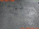 3UPJ=41400634]ジープ ラングラー アンリミテッド ルビコン ハードロック(JK36LR)純正 ラゲッジマット トランクマット リバーシブル 中古_s3