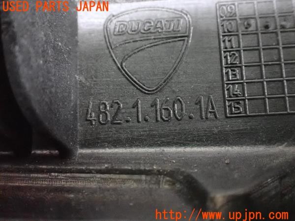 3UPJ=41940562]ドゥカティ ムルティストラーダ 1200S ツーリング(ZDMA200ACAB)純正 482.1.160.1A テールフェアリング 右 中古_m4