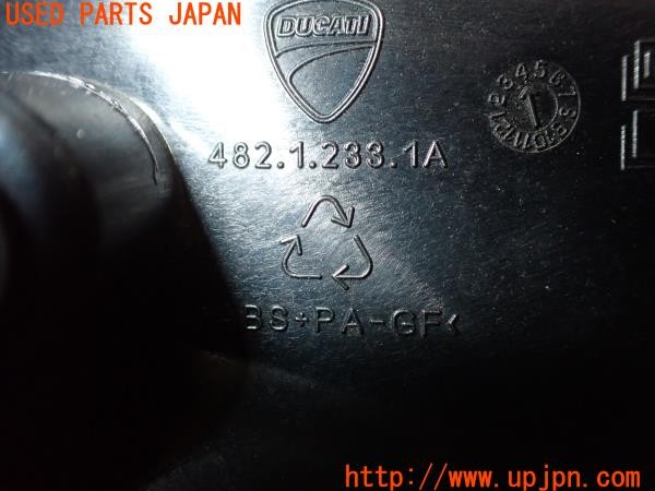 3UPJ=41950009]ドゥカティ スーパースポーツ S(ZDMVA01JAKB)純正 482.1.233.1A リザーバータンクカバー 中古_m4