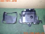 3UPJ=41950520]ドゥカティ スーパースポーツ S(ZDMVA01JAKB)純正 829.1.F60.1A バッテリーボックス ホルダー 中古_s0