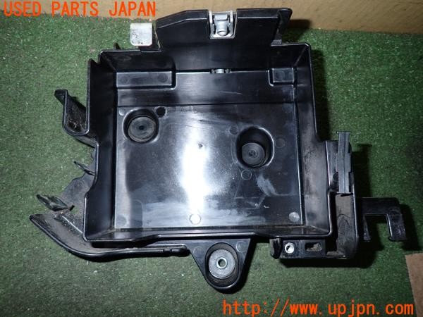3UPJ=41950520]ドゥカティ スーパースポーツ S(ZDMVA01JAKB)純正 829.1.F60.1A バッテリーボックス ホルダー 中古_m1