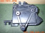 3UPJ=41950520]ドゥカティ スーパースポーツ S(ZDMVA01JAKB)純正 829.1.F60.1A バッテリーボックス ホルダー 中古_s2
