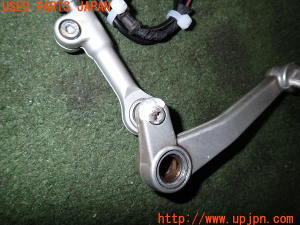 3UPJ=41950587]ドゥカティ スーパースポーツ S(ZDMVA01JAKB)純正 シフトペダル クイックシフター 難あり 中古_m1