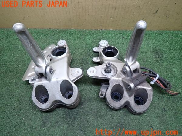 3UPJ=41970565]ドゥカティ ムルティストラーダ 1000DS(ZDMA100AA3B)純正 フットステップ 中古_m0