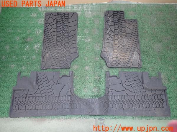 3UPJ=43640629]ジープ ラングラー アンリミテッド サハラ(JK38L)純正 MOPAR 82211508/09 フロアマット ラバーマット 右ハンドル用 中古_m0