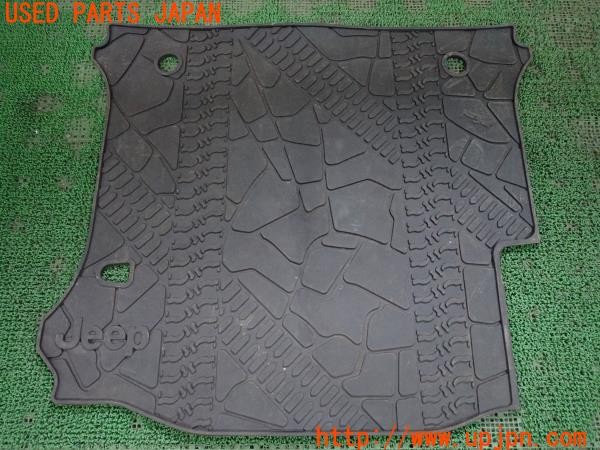 3UPJ=43640634]ジープ ラングラー アンリミテッド サハラ(JK38L)純正 MOPAR 82213184 ラゲッジマット カーゴトレイ 中古_m0