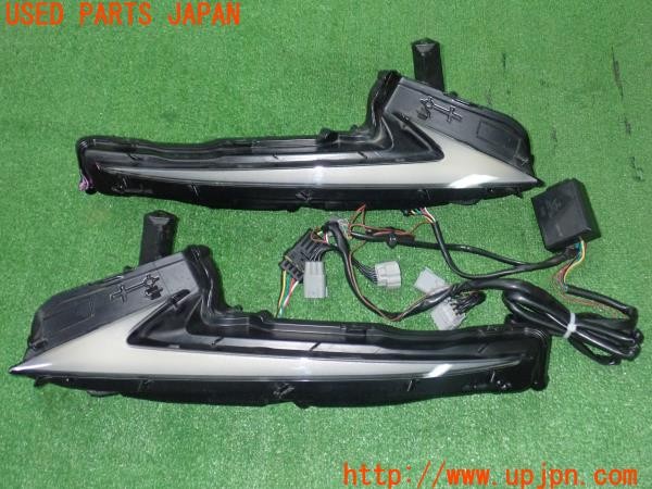 3UPJ=43850523]レクサス IS300h Ｆスポーツ(AVE30)ZHENGWO コーナーランプ 中古_m0