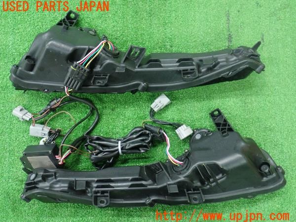 3UPJ=43850523]レクサス IS300h Ｆスポーツ(AVE30)ZHENGWO コーナーランプ 中古_m1